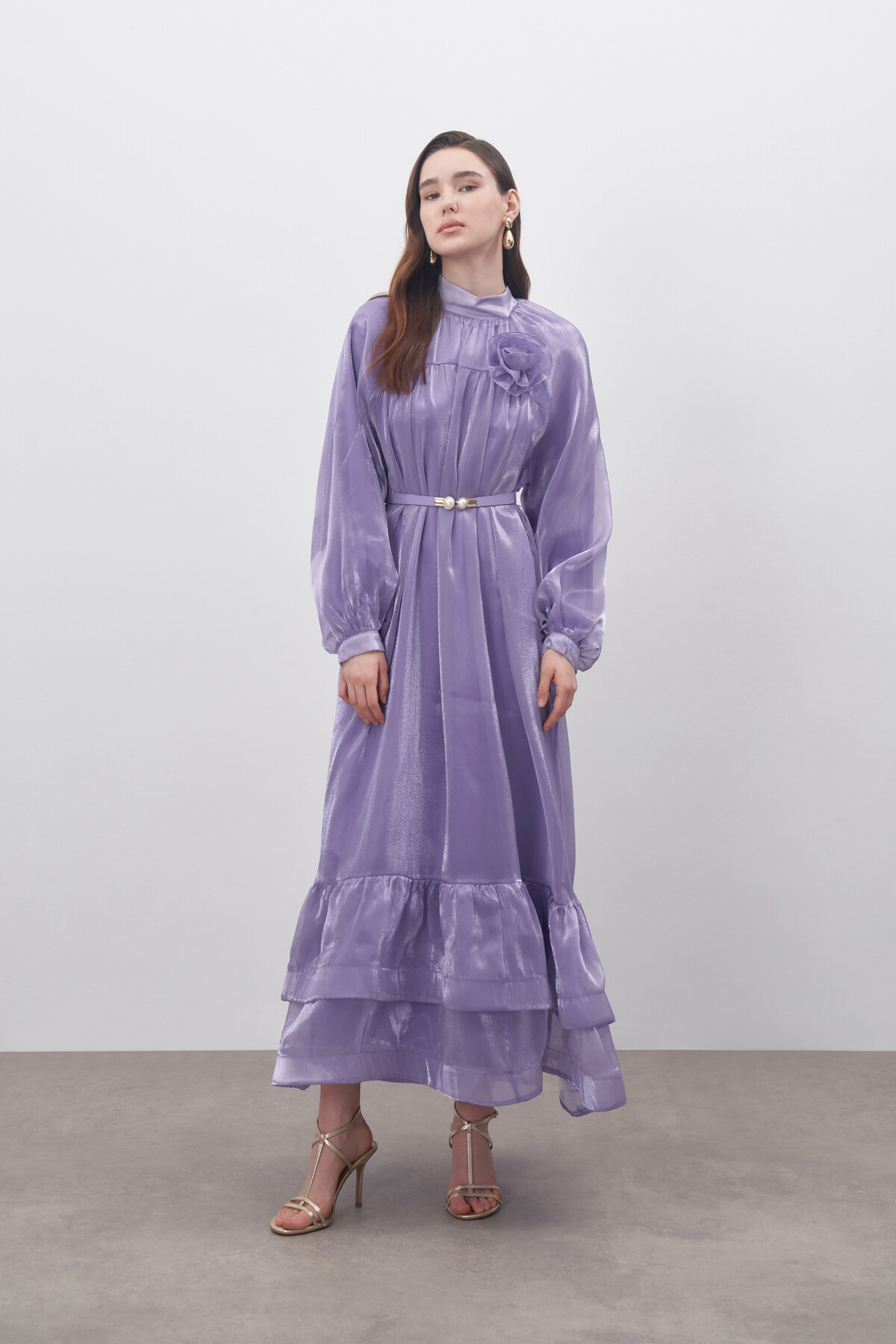 Çiçek Detaylı Parlak Şifon Abiye Elbise