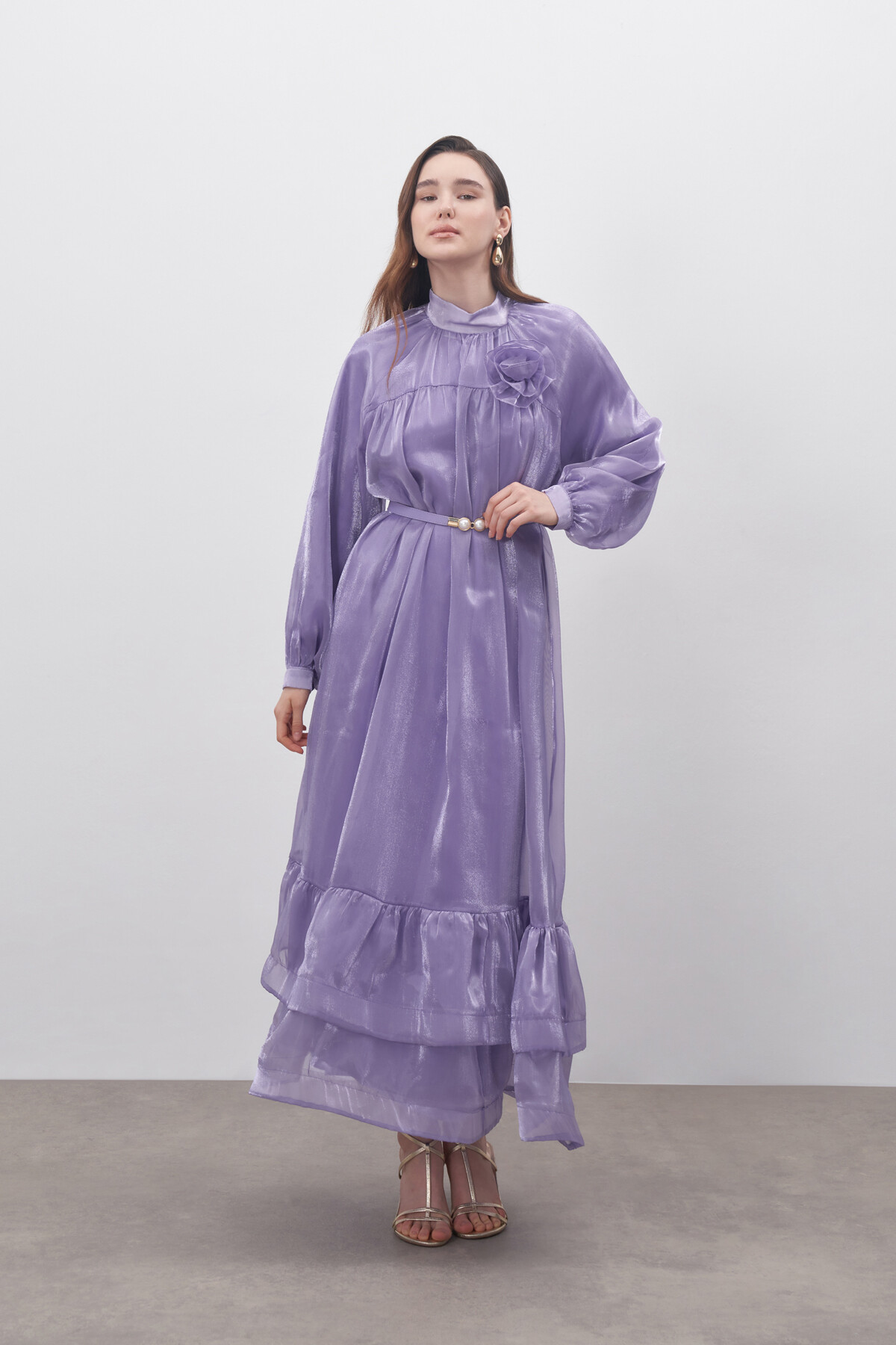 Çiçek Detaylı Parlak Şifon Abiye Elbise