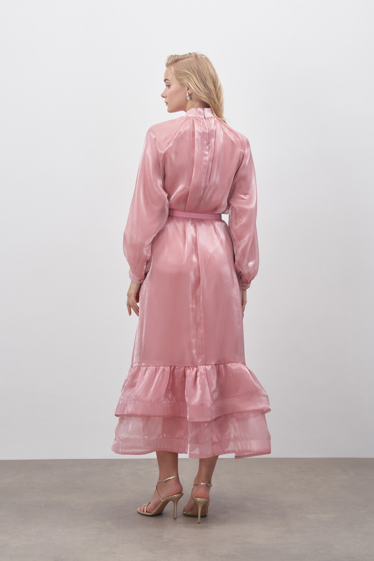 Çiçek Detaylı Parlak Şifon Abiye Elbise