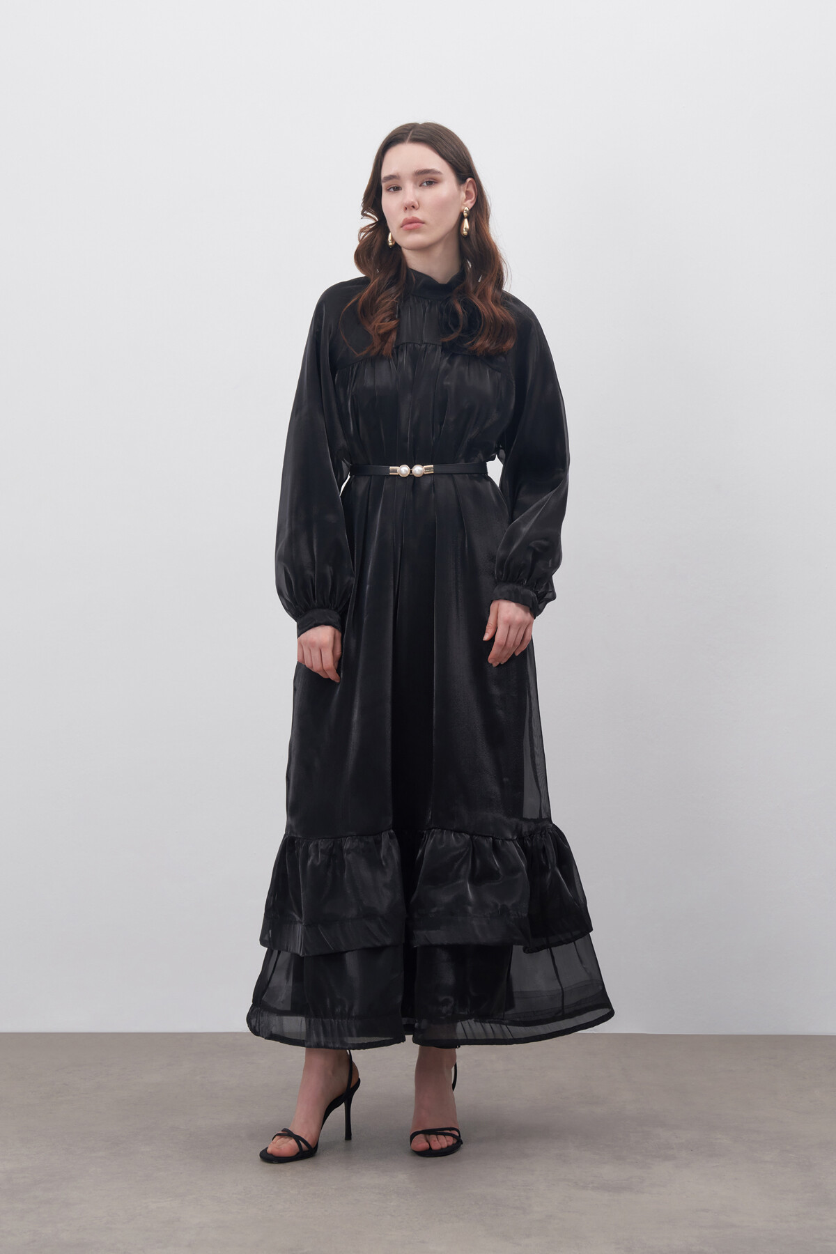 Çiçek Detaylı Parlak Şifon Abiye Elbise