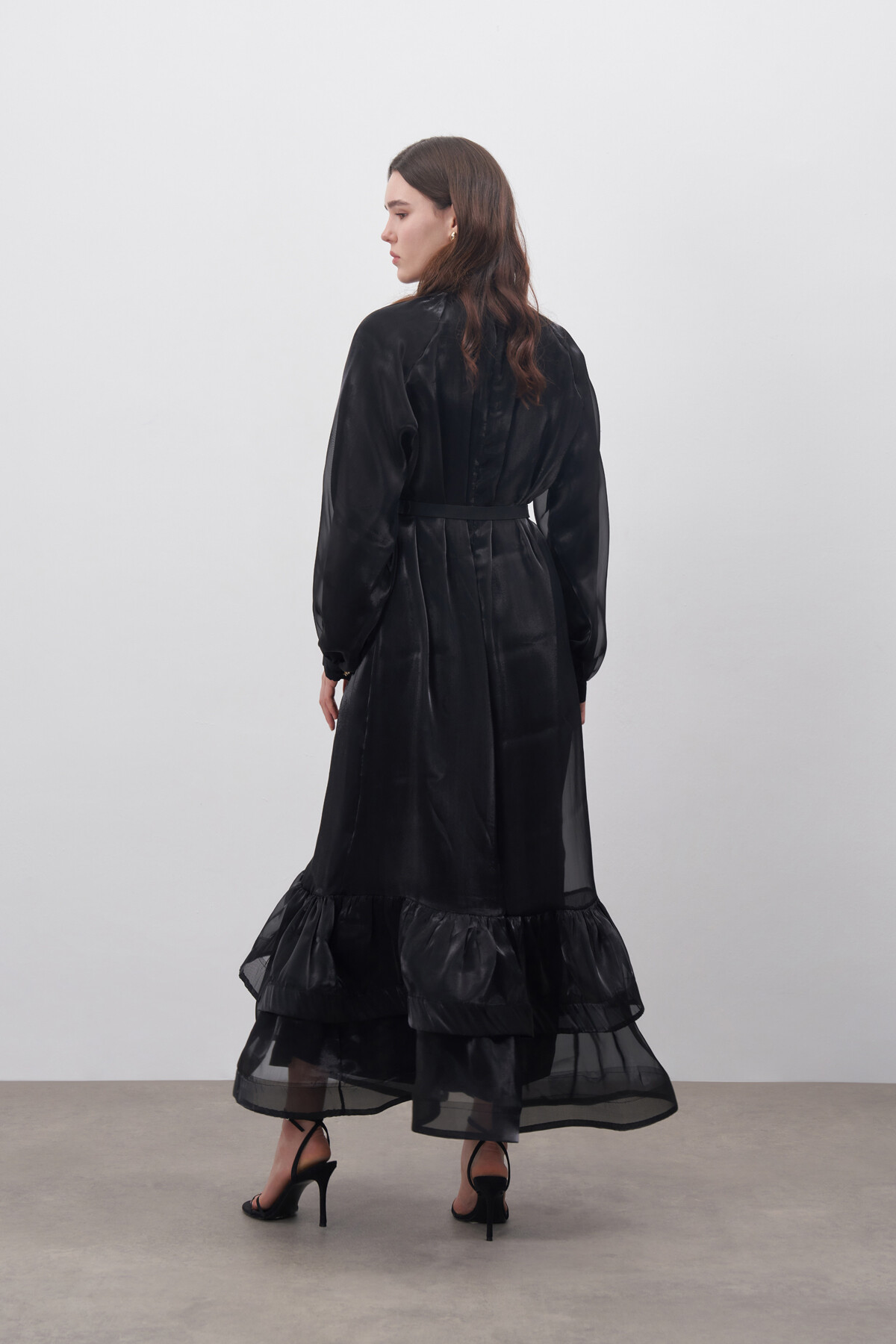 Çiçek Detaylı Parlak Şifon Abiye Elbise