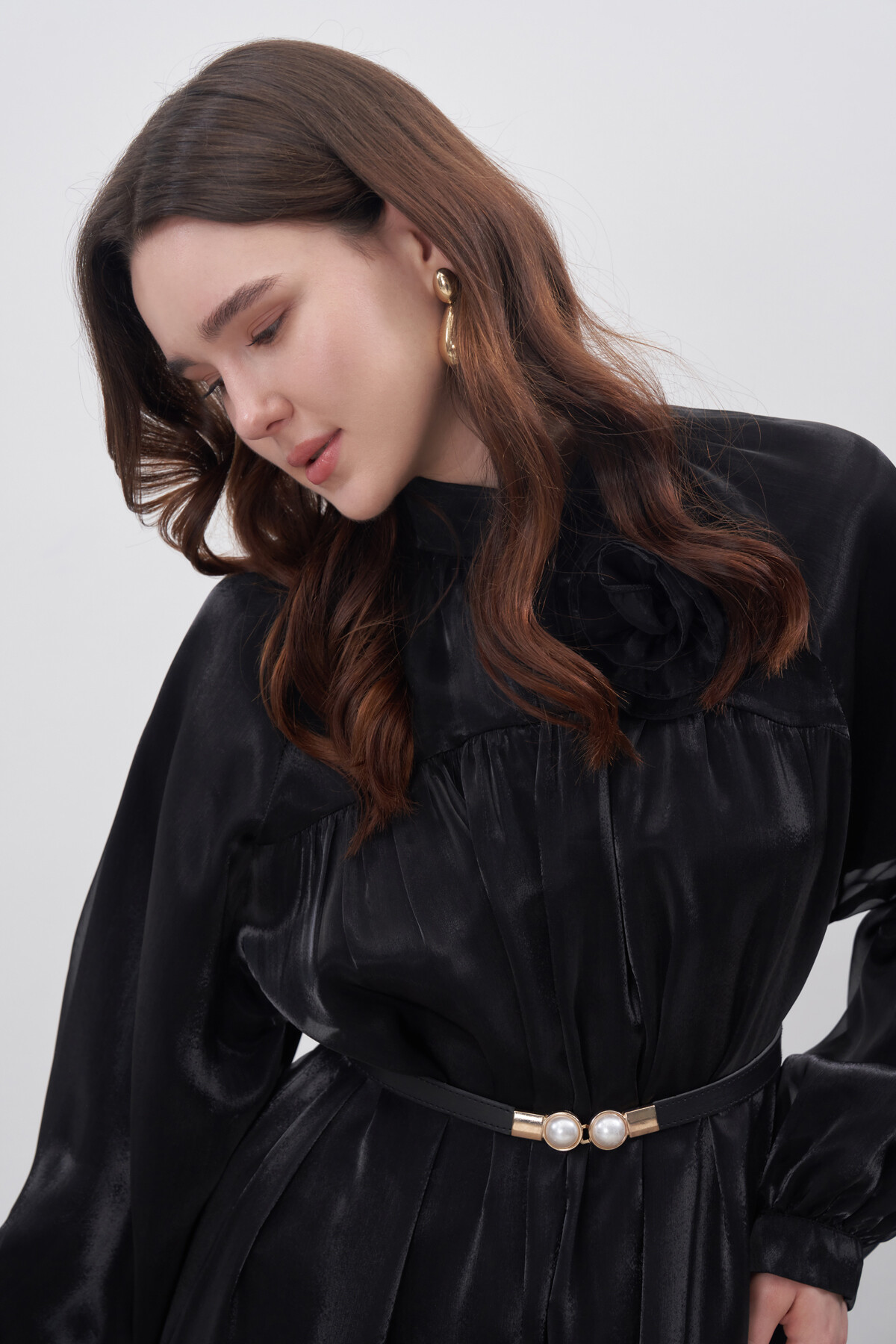 Çiçek Detaylı Parlak Şifon Abiye Elbise