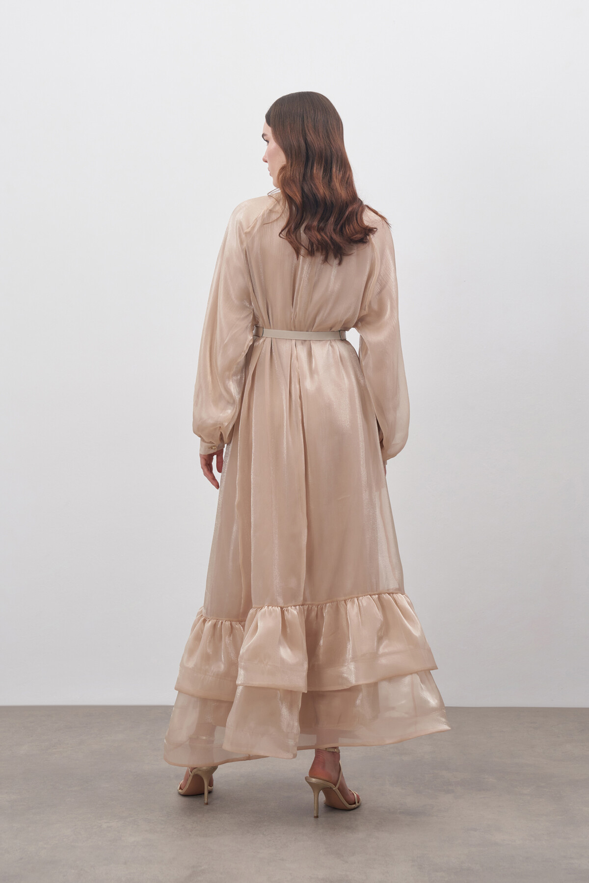 Çiçek Detaylı Parlak Şifon Abiye Elbise