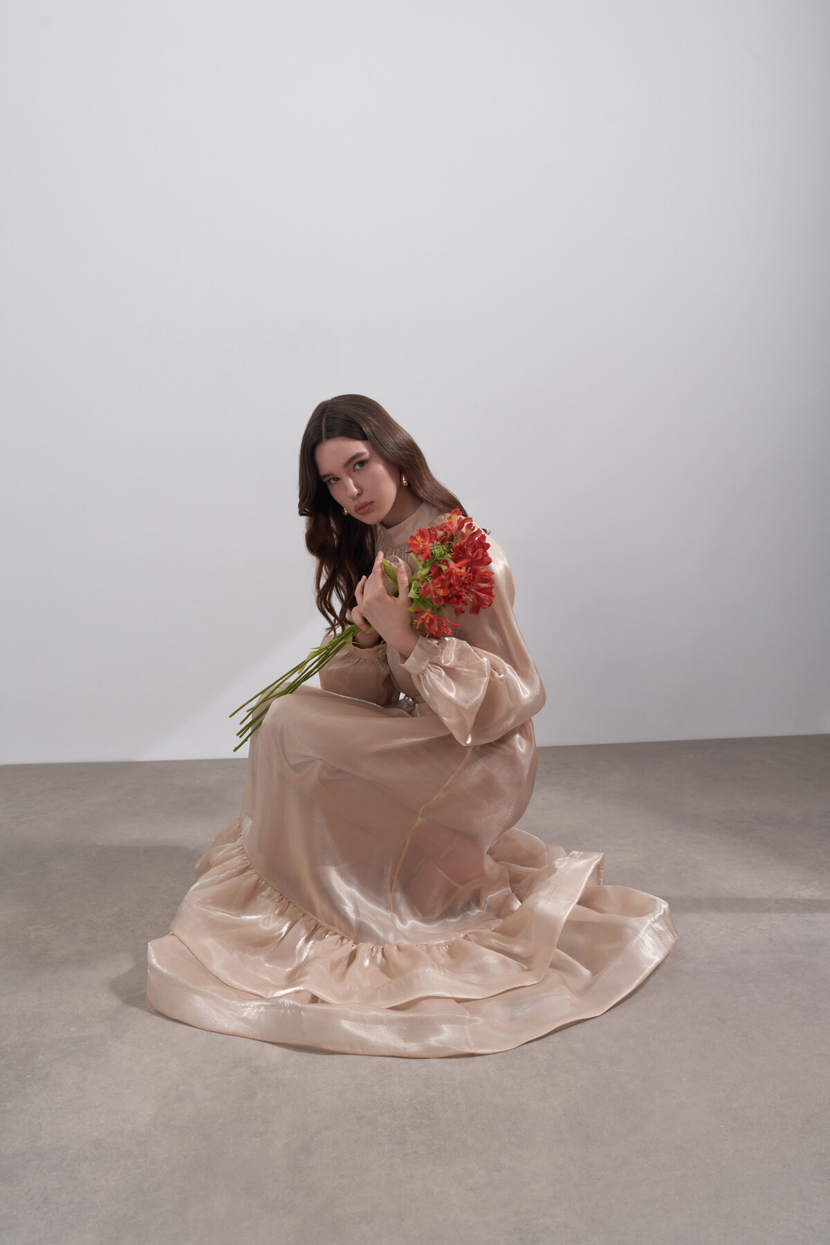 Çiçek Detaylı Parlak Şifon Abiye Elbise