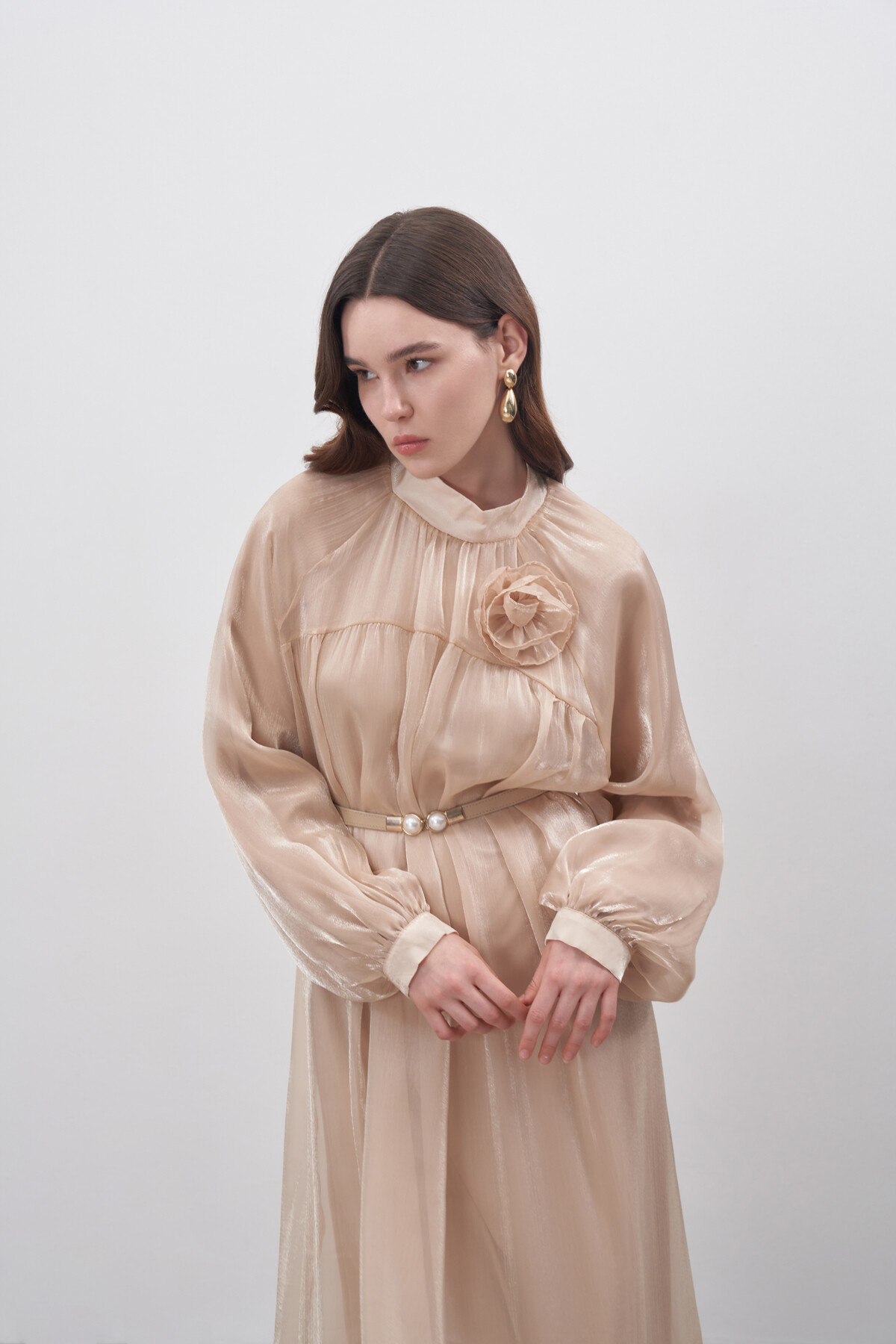 Çiçek Detaylı Parlak Şifon Abiye Elbise