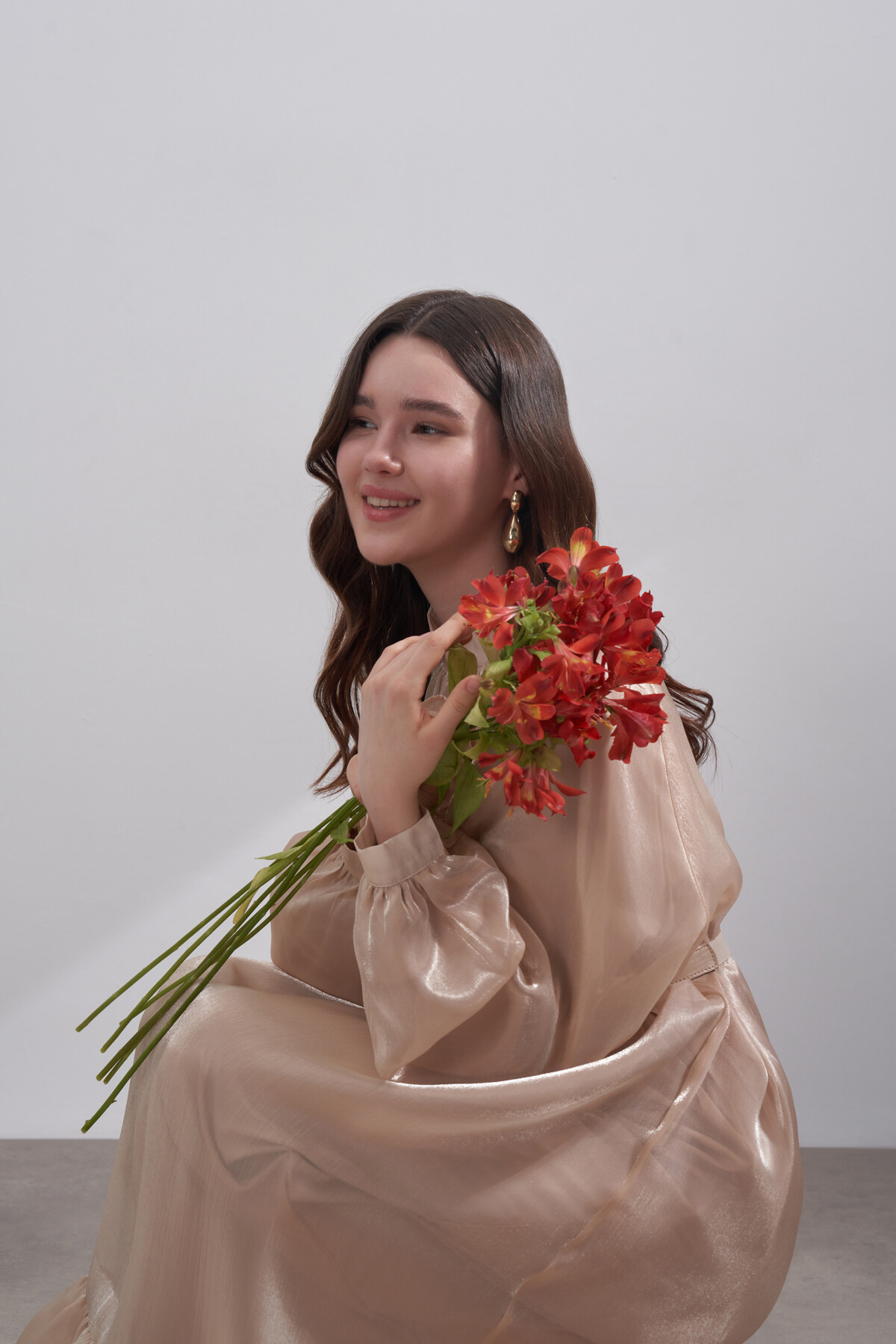 Çiçek Detaylı Parlak Şifon Abiye Elbise