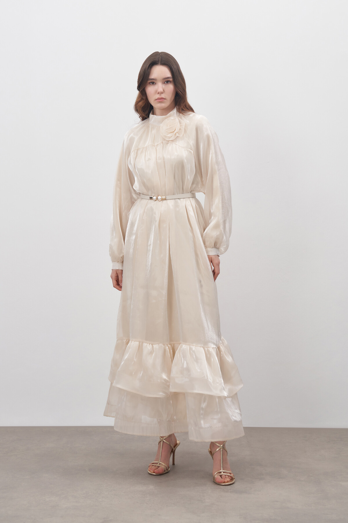 Çiçek Detaylı Parlak Şifon Abiye Elbise