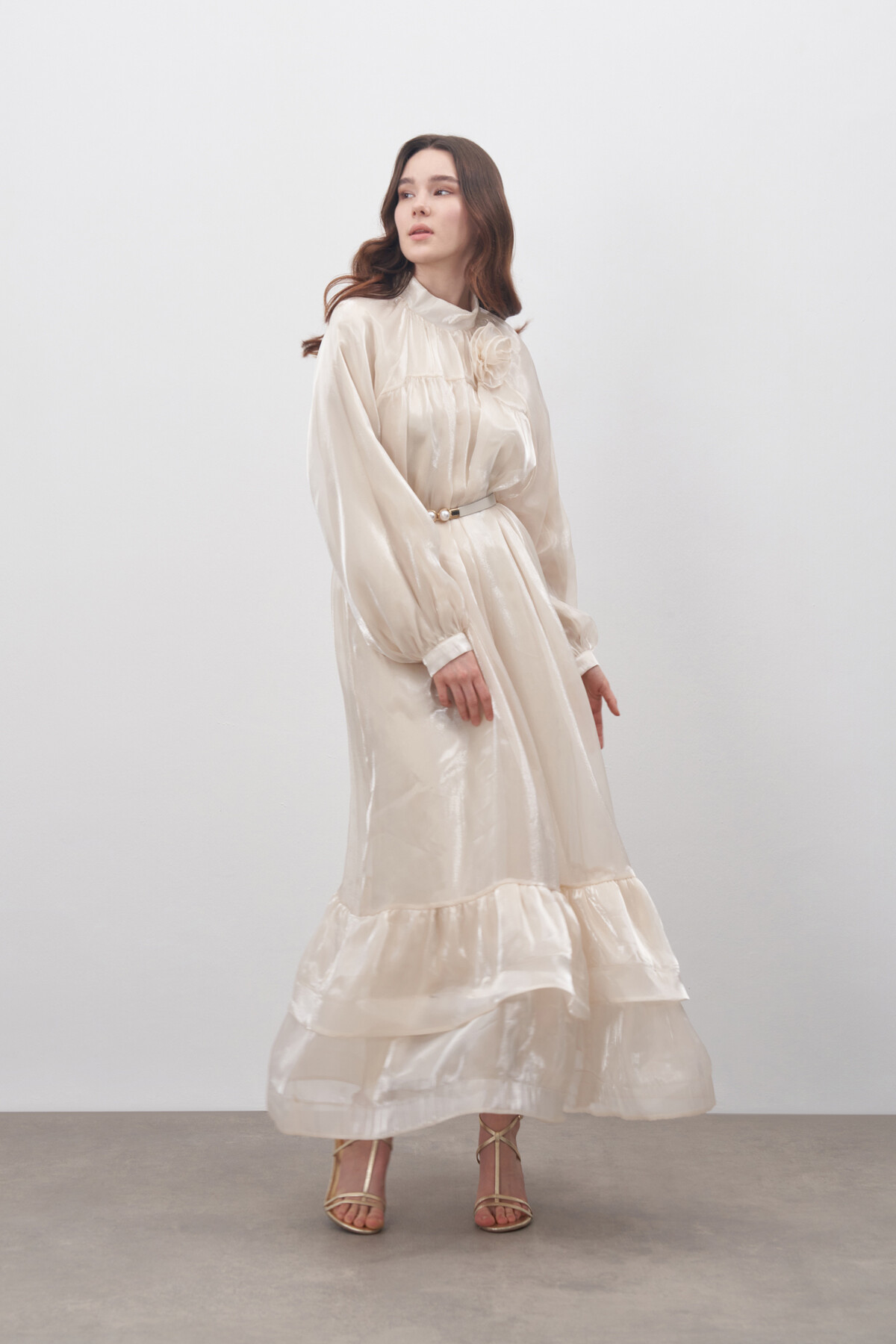 Çiçek Detaylı Parlak Şifon Abiye Elbise