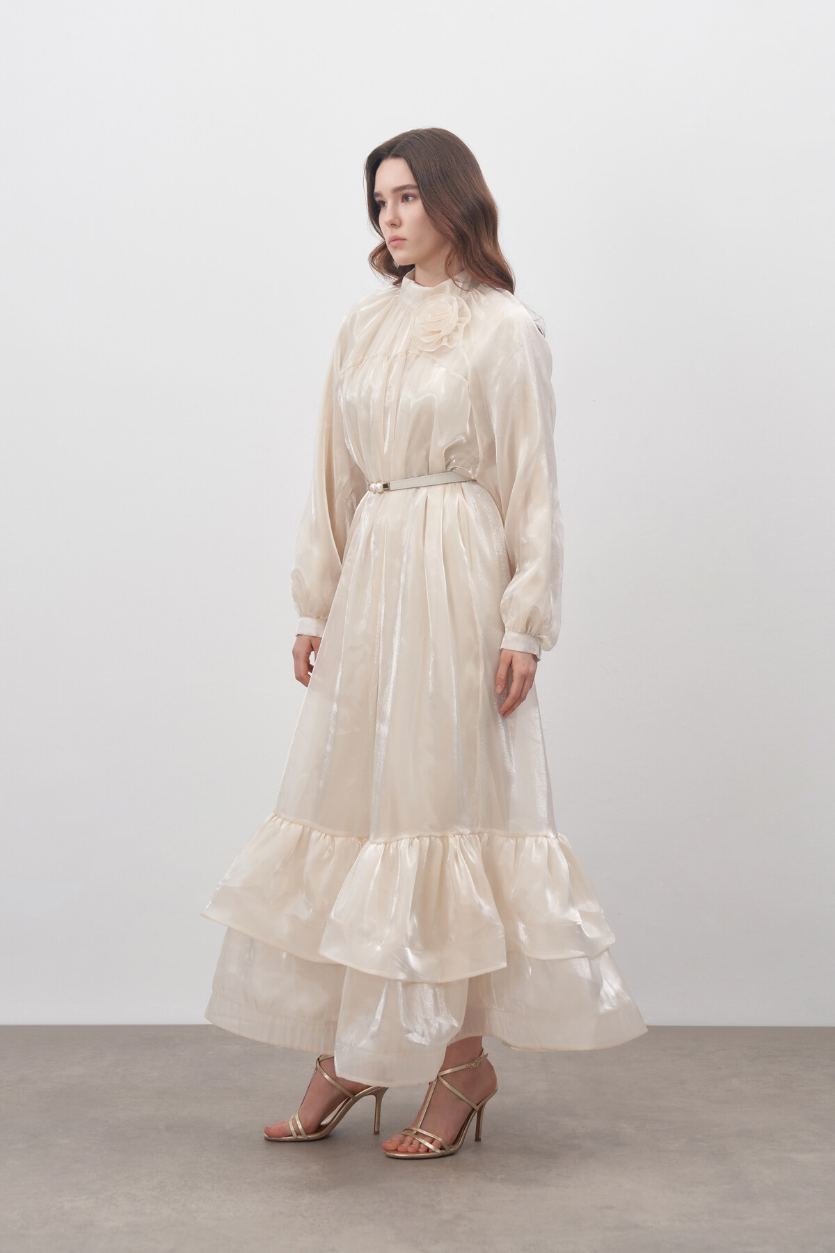 Çiçek Detaylı Parlak Şifon Abiye Elbise