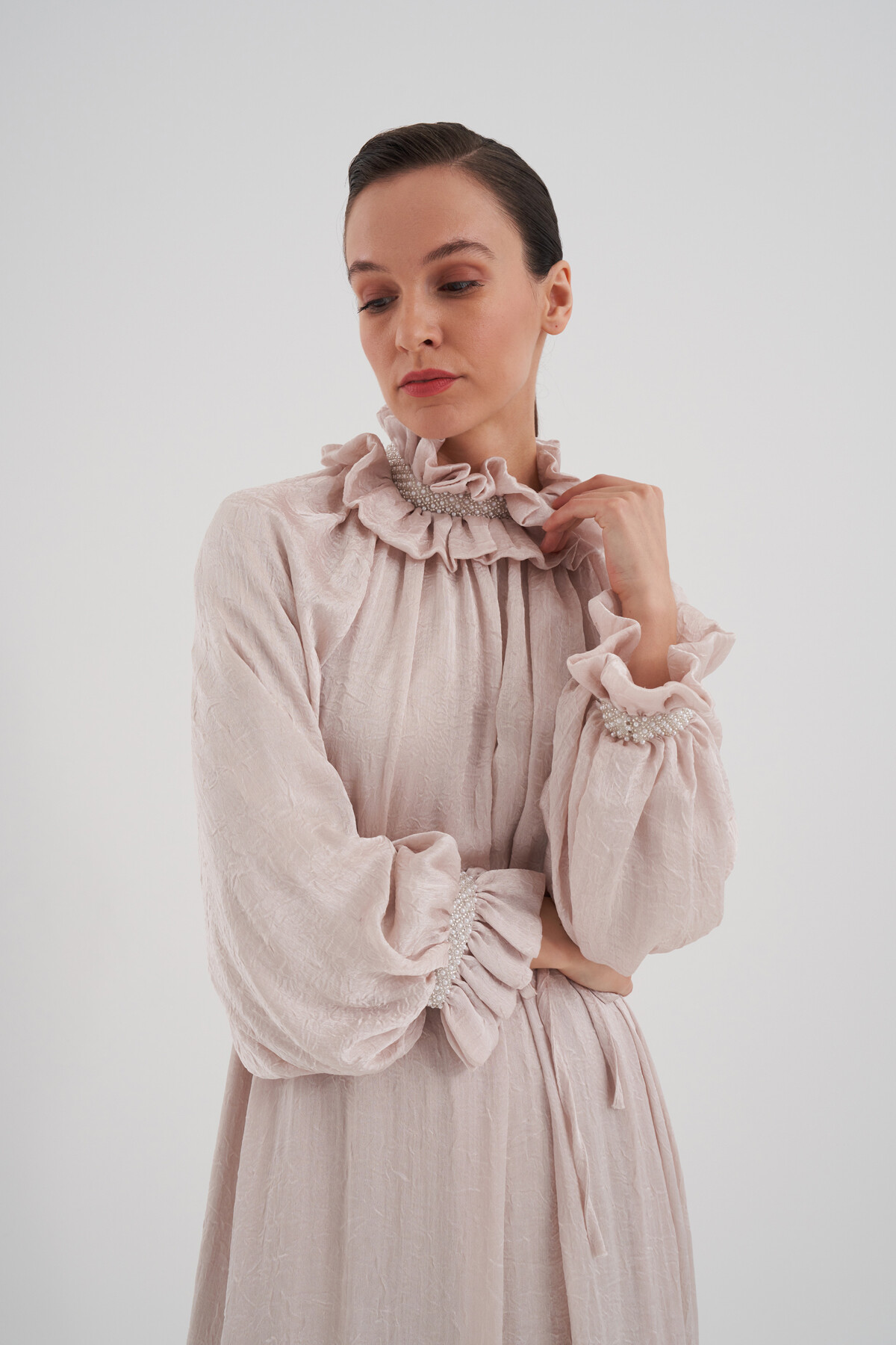 Fırfır Detaylı Taş İşlemeli Abiye Elbise