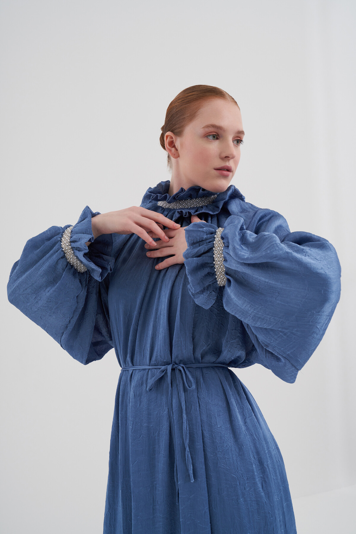 Fırfır Detaylı Taş İşlemeli Abiye Elbise