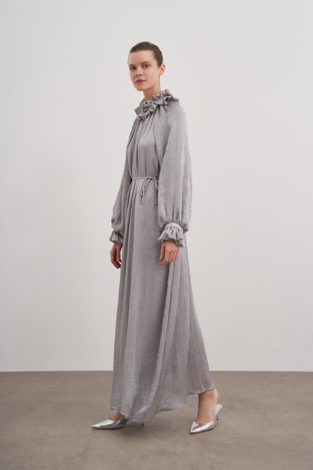 Fırfır Detaylı Taş İşlemeli Abiye Elbise