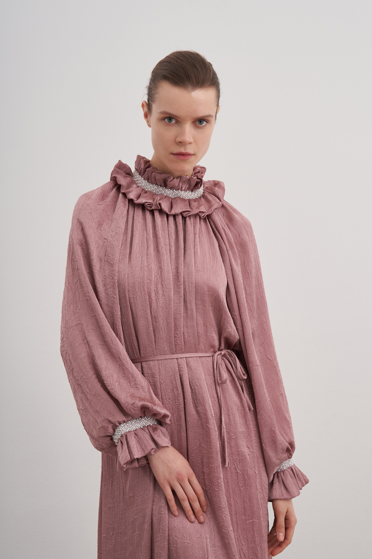 Fırfır Detaylı Taş İşlemeli Abiye Elbise