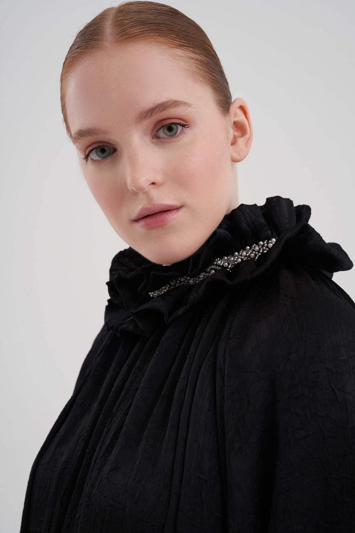 Fırfır Detaylı Taş İşlemeli Abiye Elbise