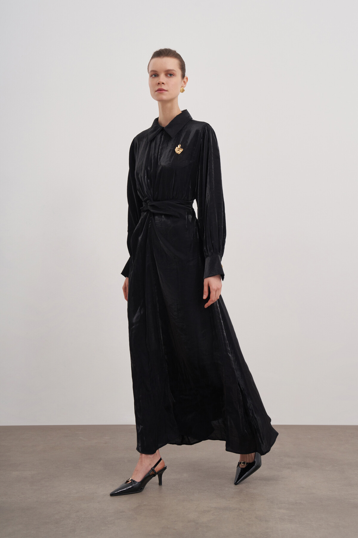 Brooch Tie Detailed Evening Dress