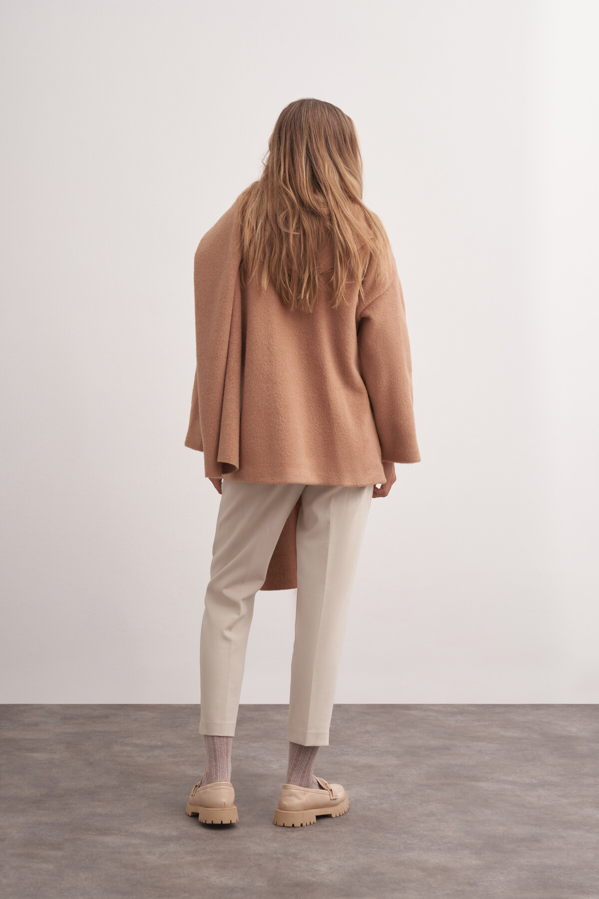 Şal Detaylı Kapüşonlu Kaban