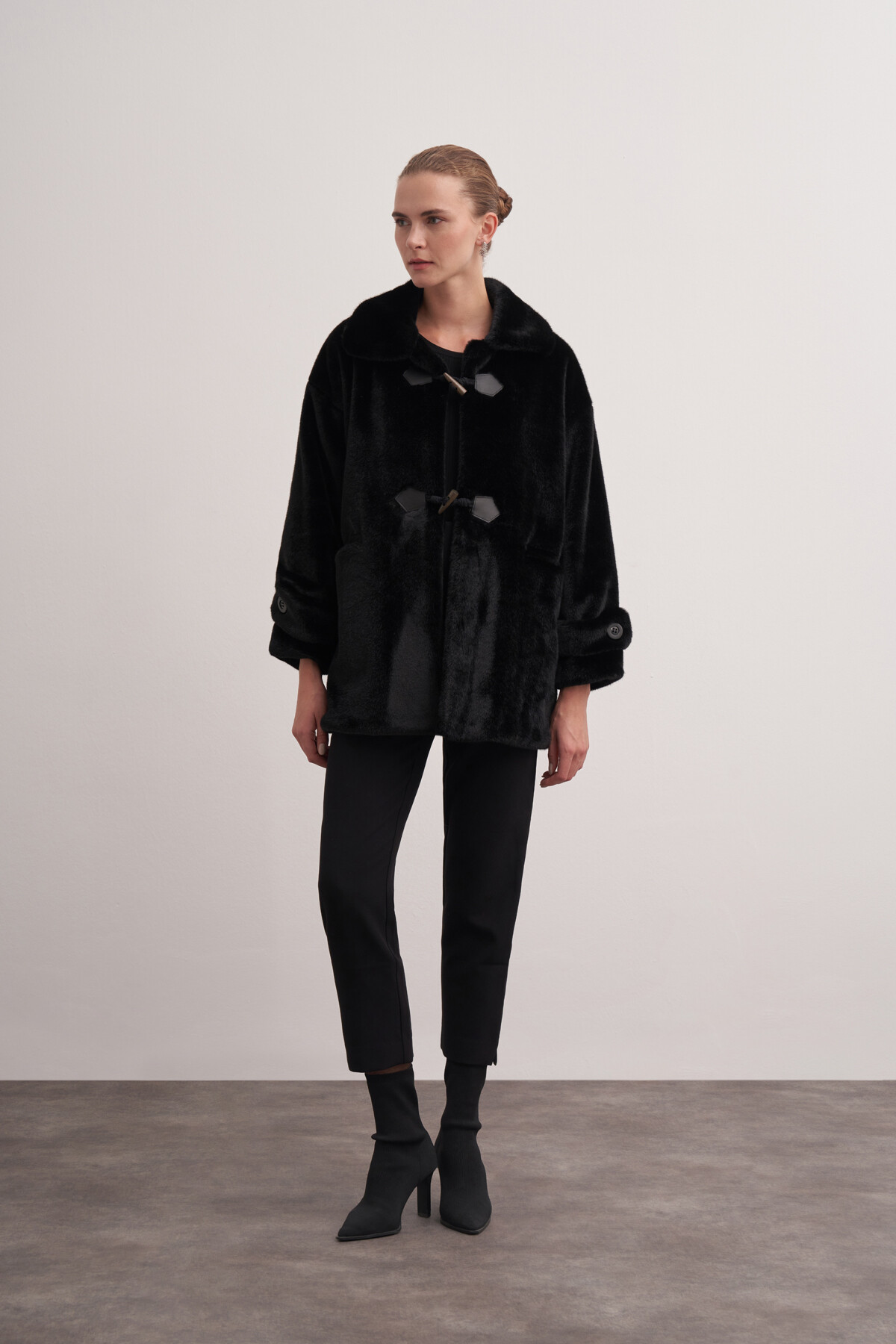 Yumuşak Dokulu Peluş Mont