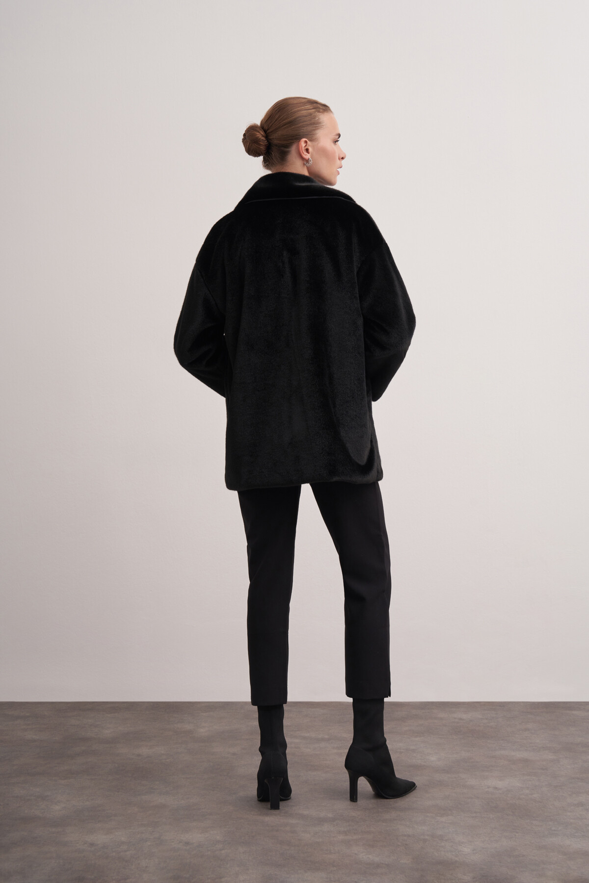 Yumuşak Dokulu Peluş Mont