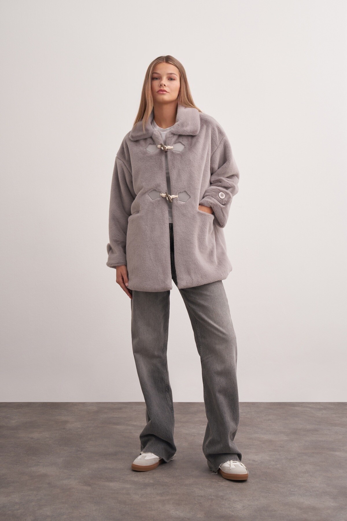 Yumuşak Dokulu Peluş Mont