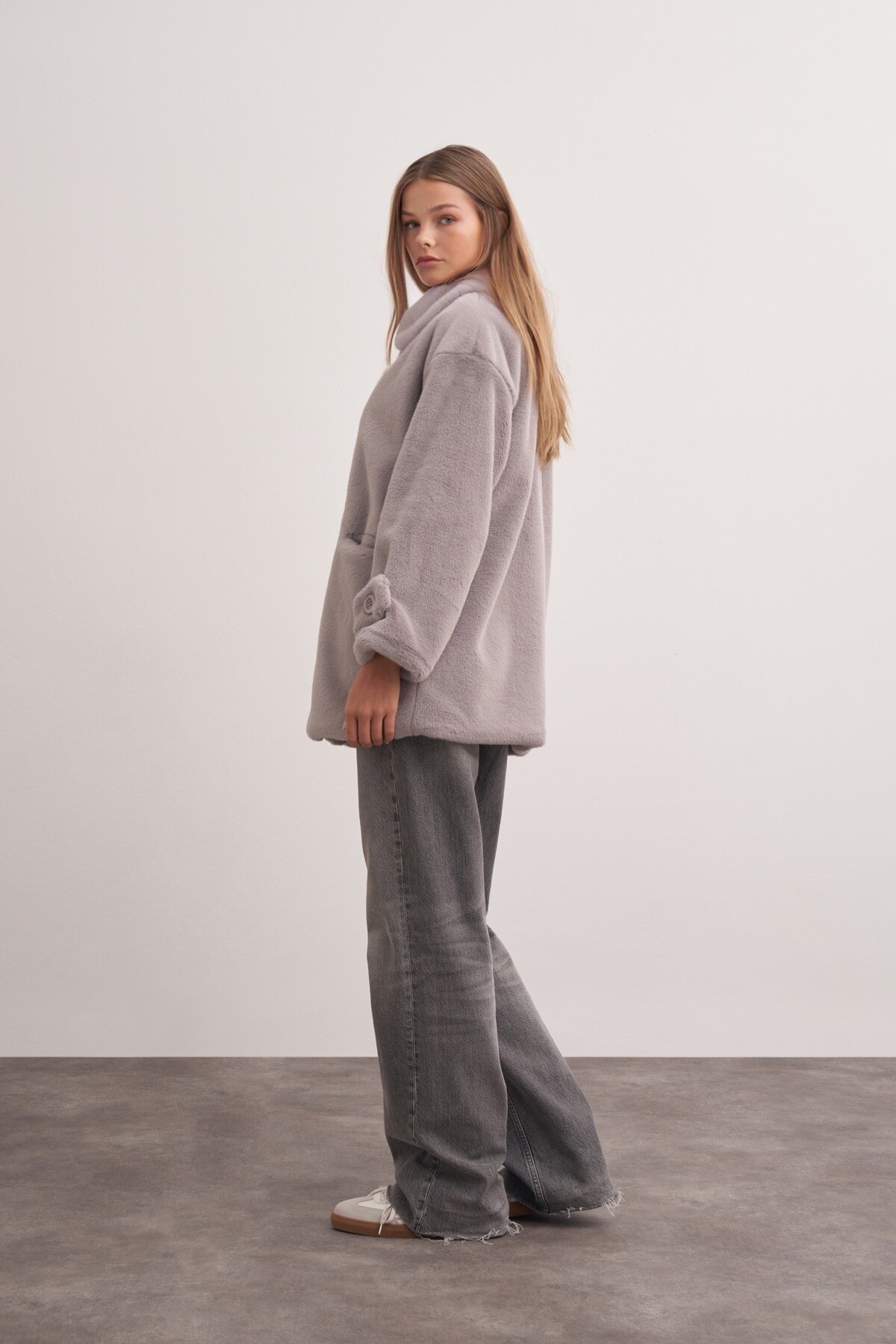 Yumuşak Dokulu Peluş Mont