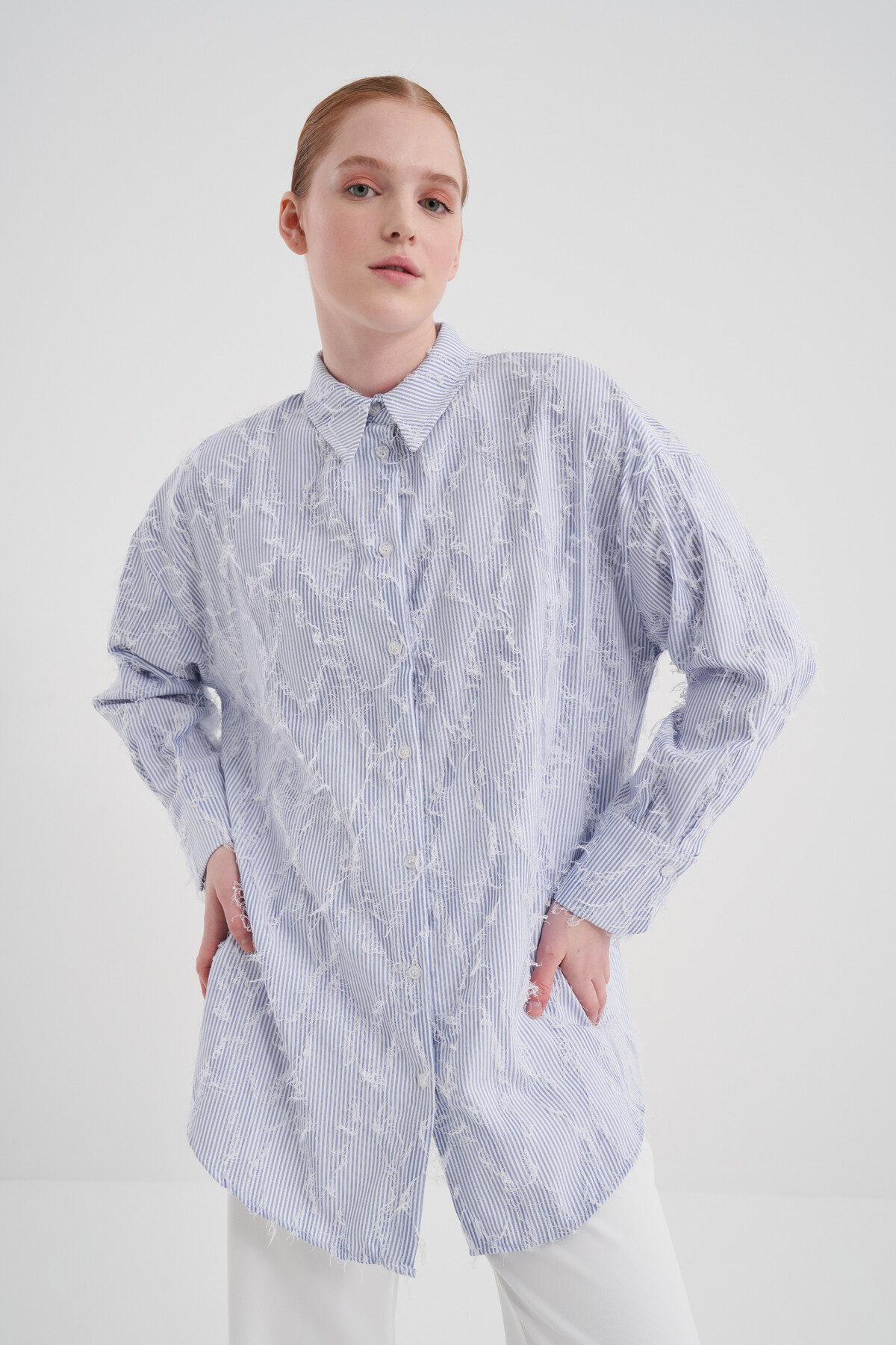 Püskül Detaylı Gömlek