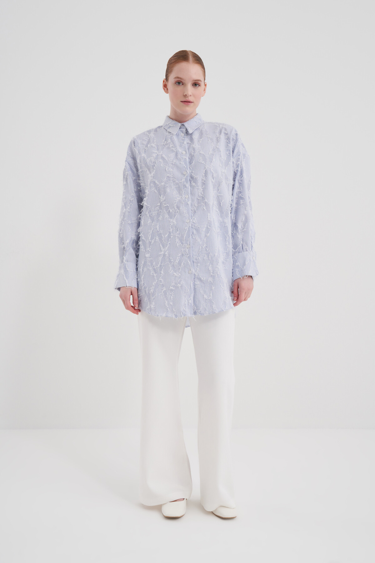 Püskül Detaylı Gömlek