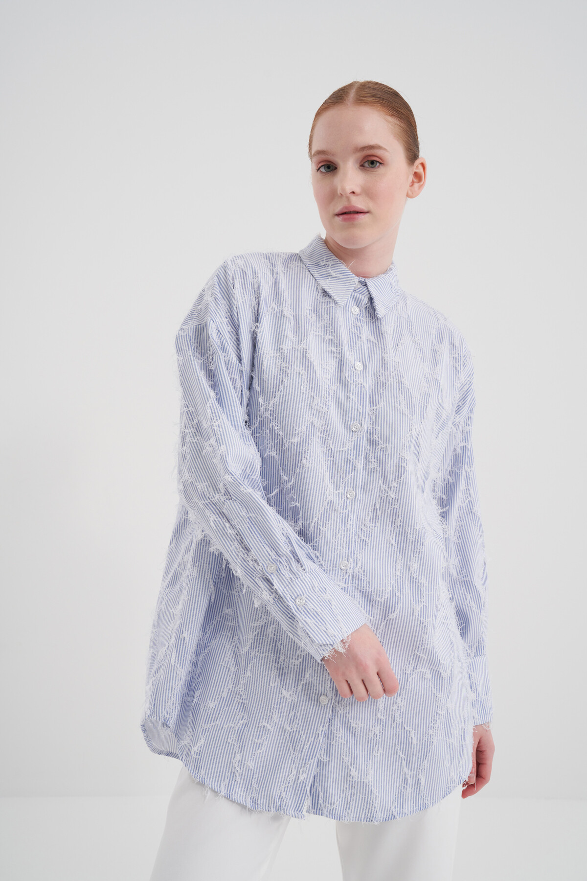 Püskül Detaylı Gömlek