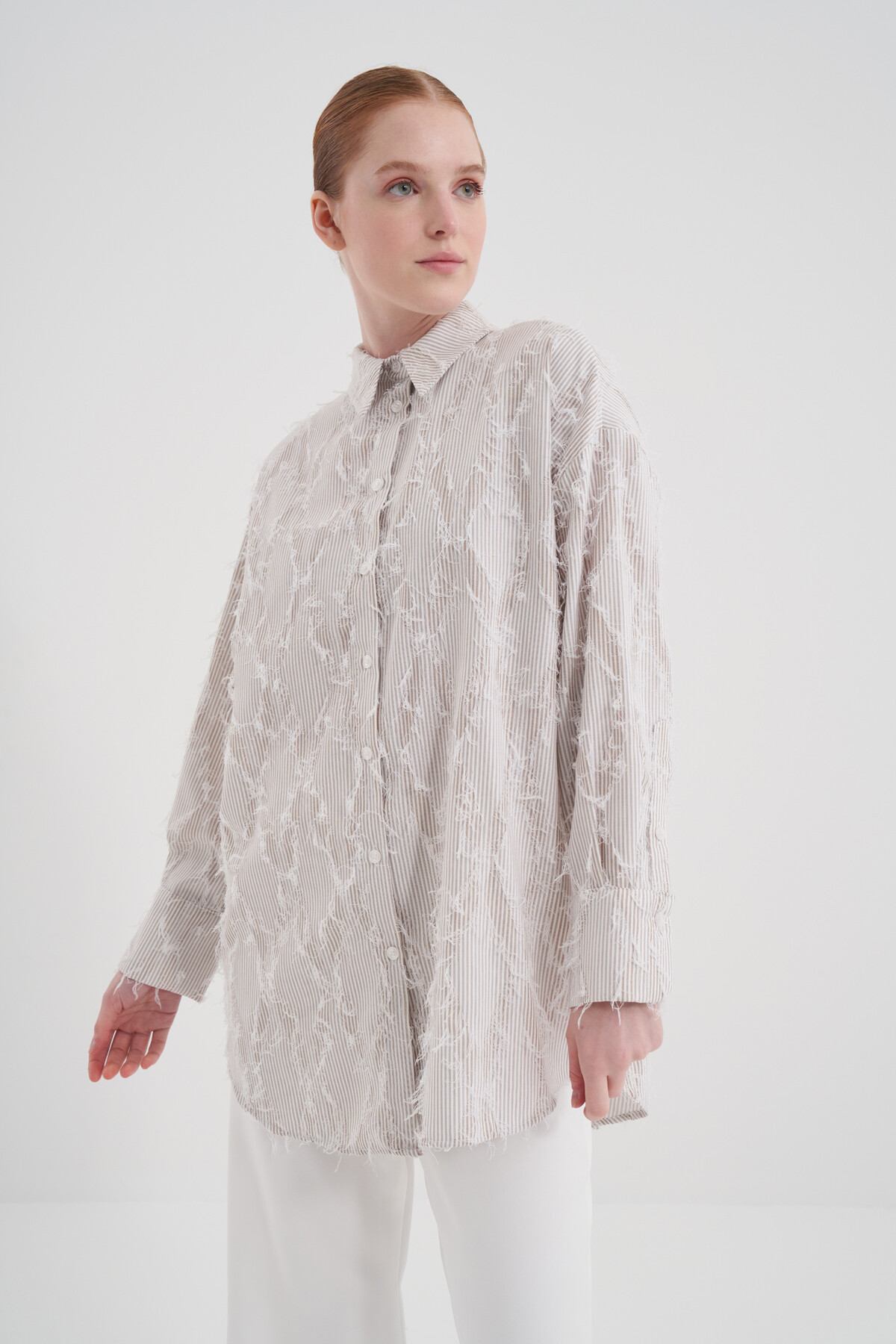 Püskül Detaylı Gömlek