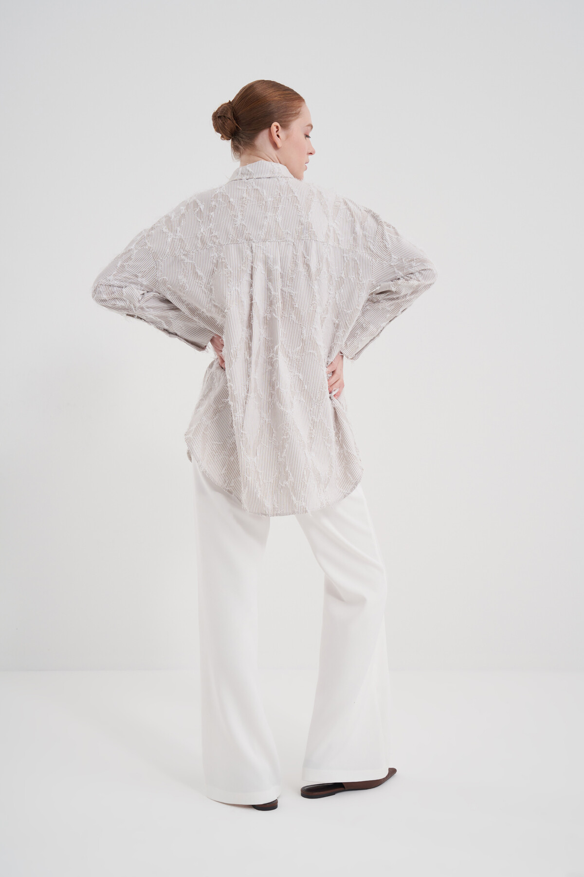 Püskül Detaylı Gömlek