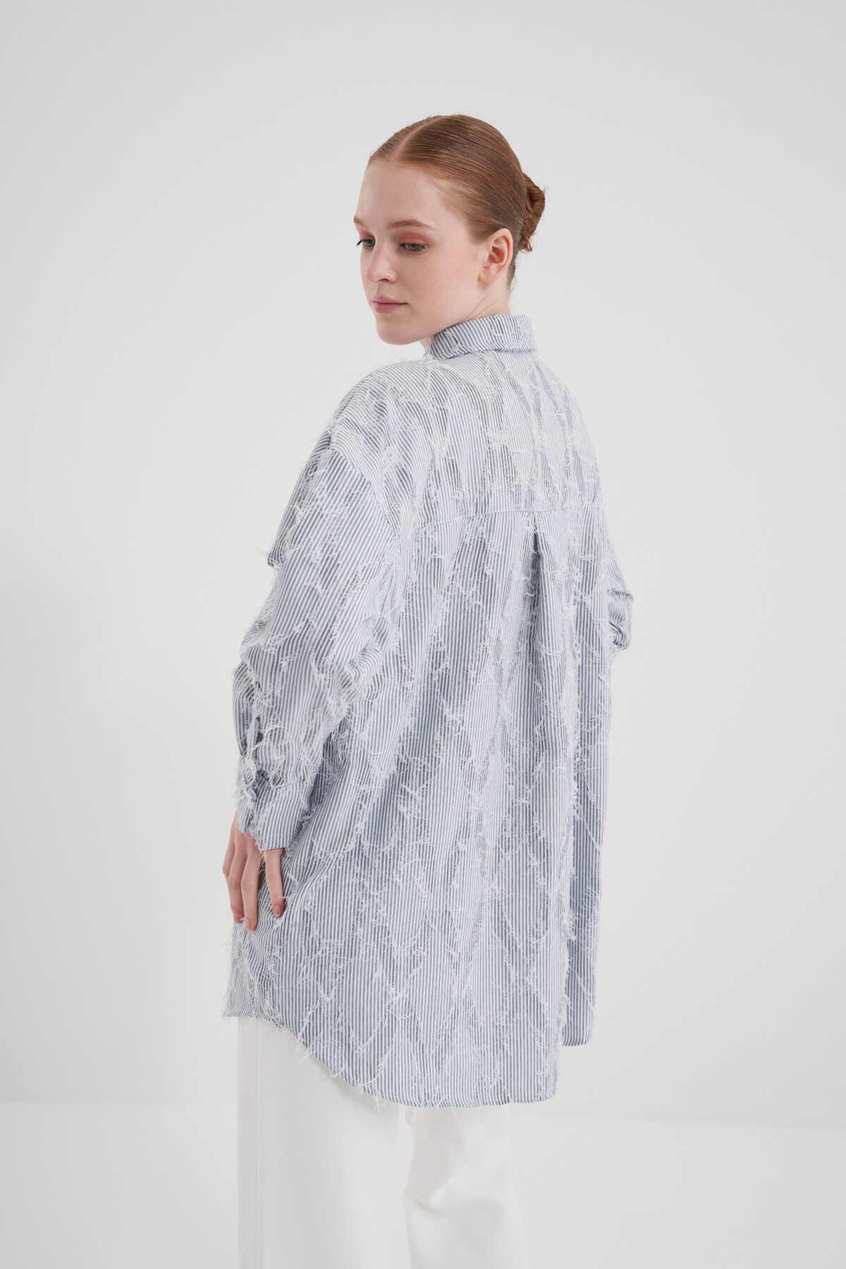 Püskül Detaylı Gömlek