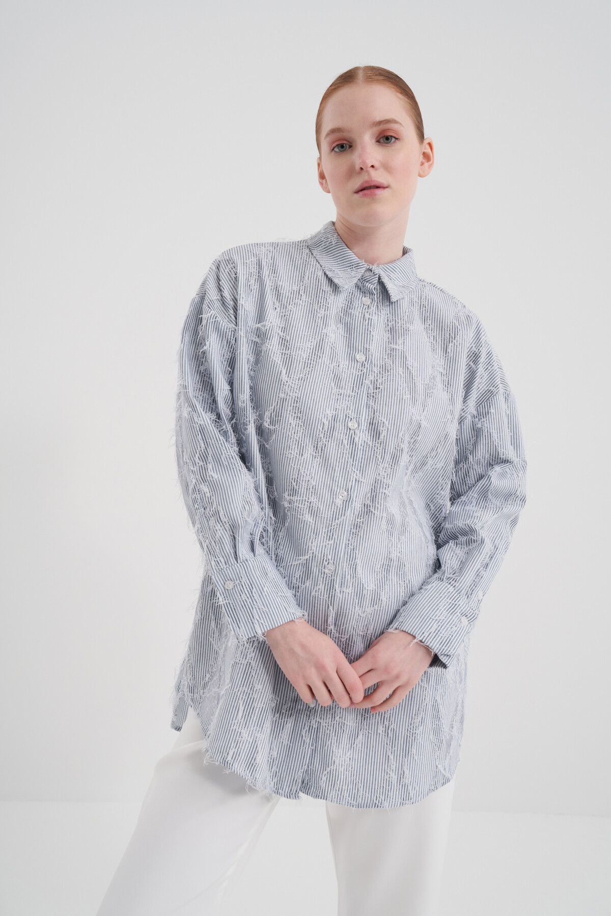 Püskül Detaylı Gömlek