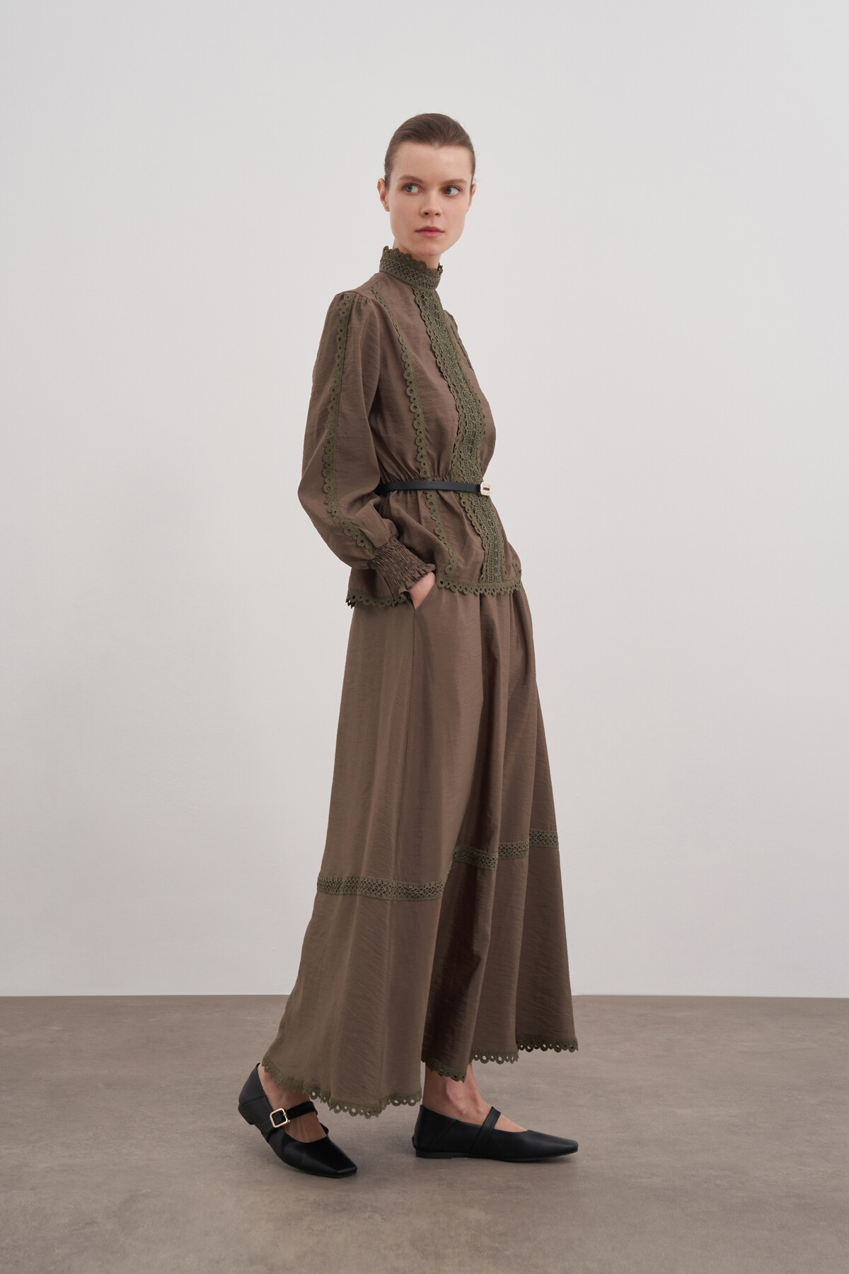 Güpürlü Etekli İkili Takım