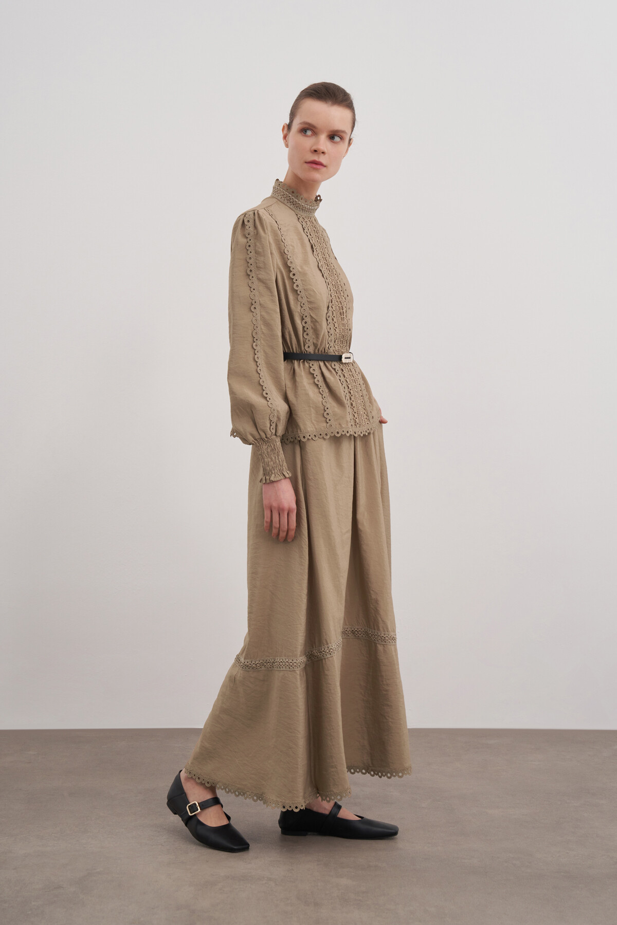 Güpürlü Etekli İkili Takım