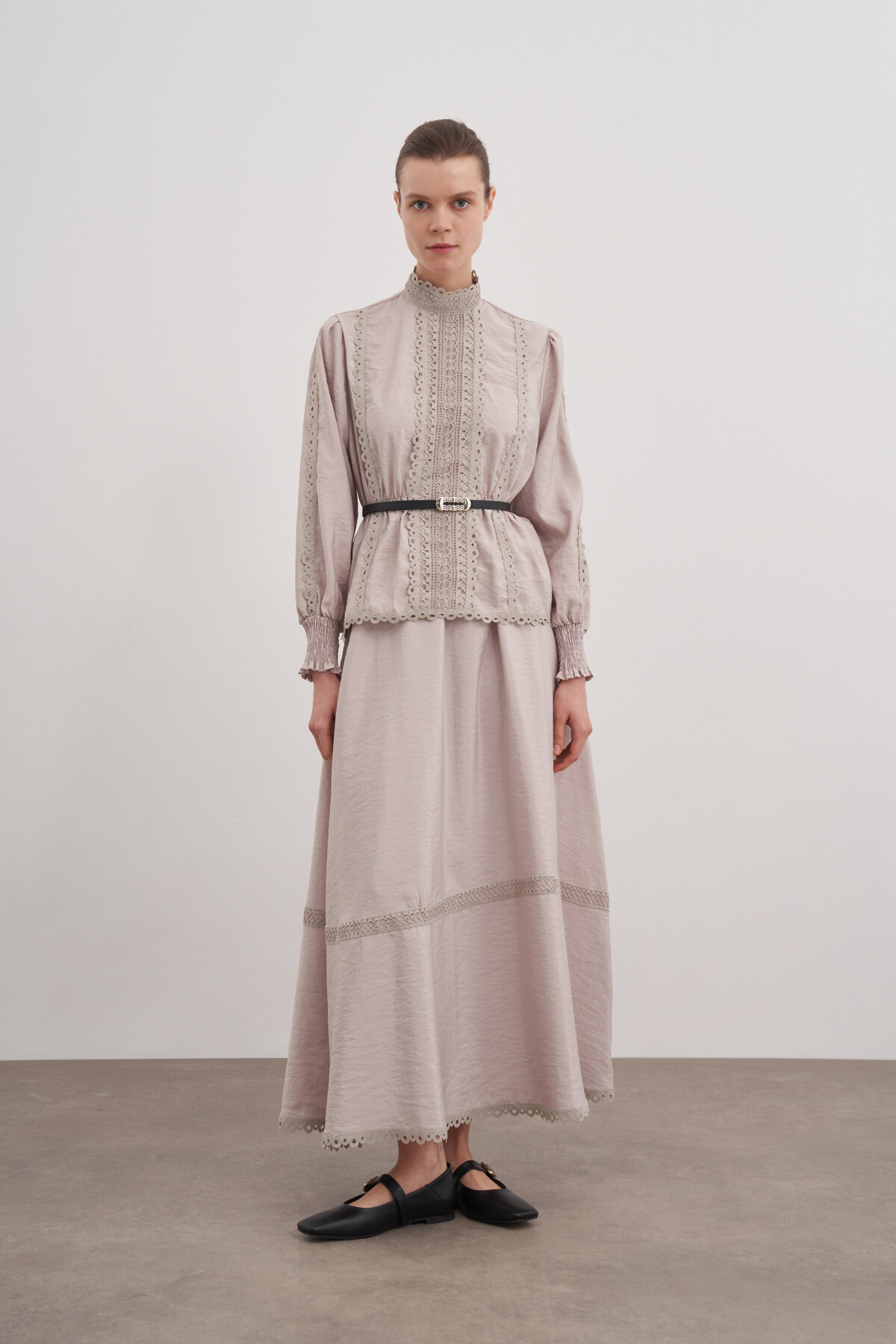 Güpürlü Etekli İkili Takım