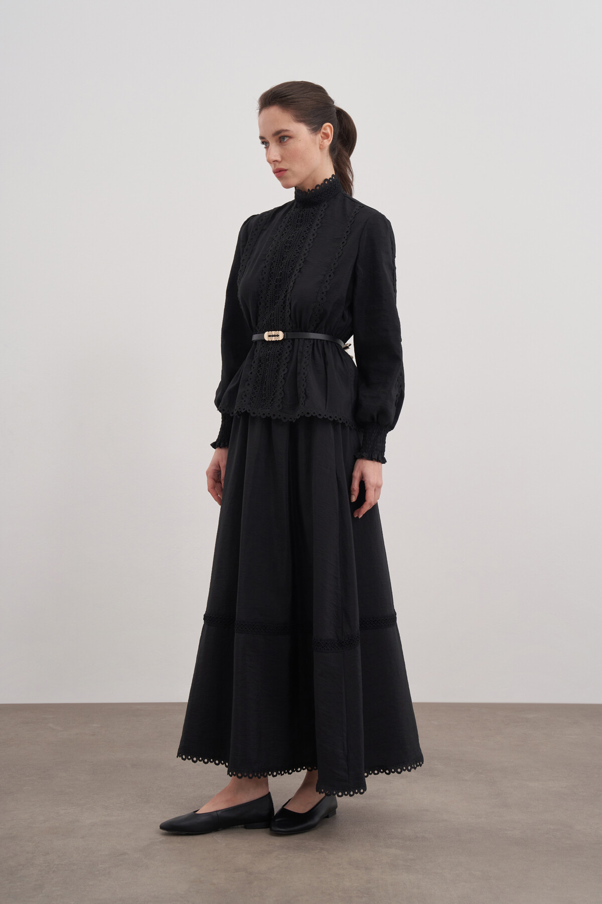 Güpürlü Etekli İkili Takım