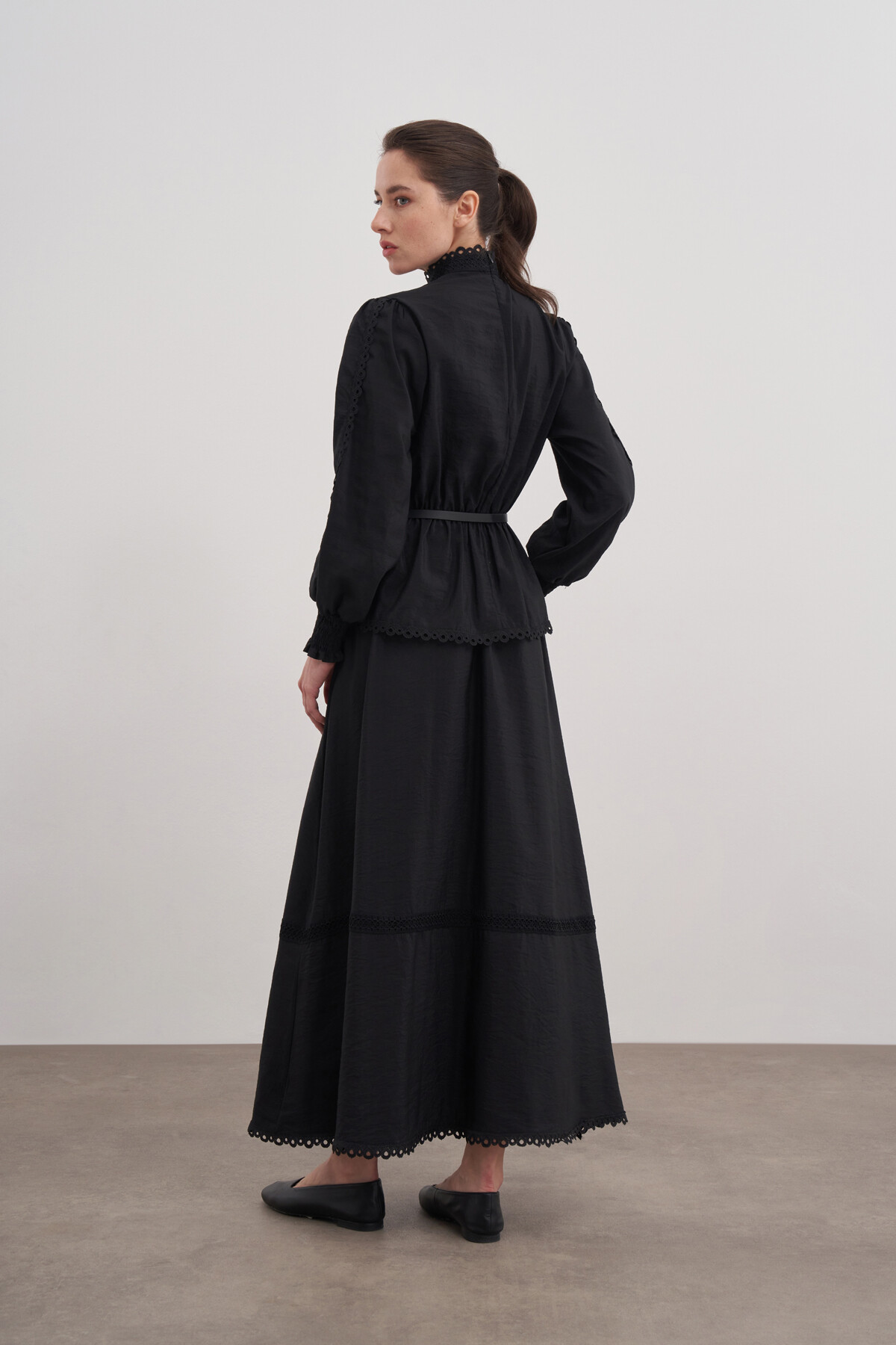 Güpürlü Etekli İkili Takım