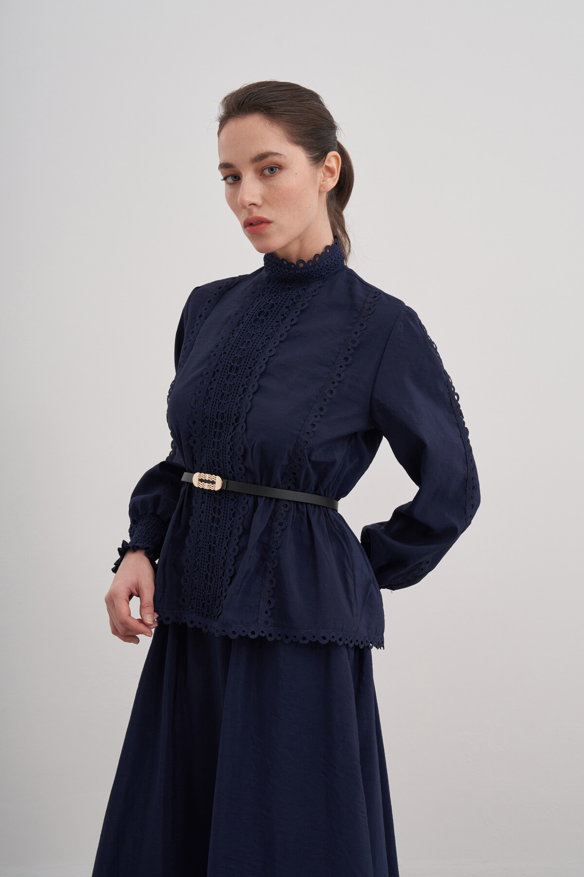 Güpürlü Etekli İkili Takım